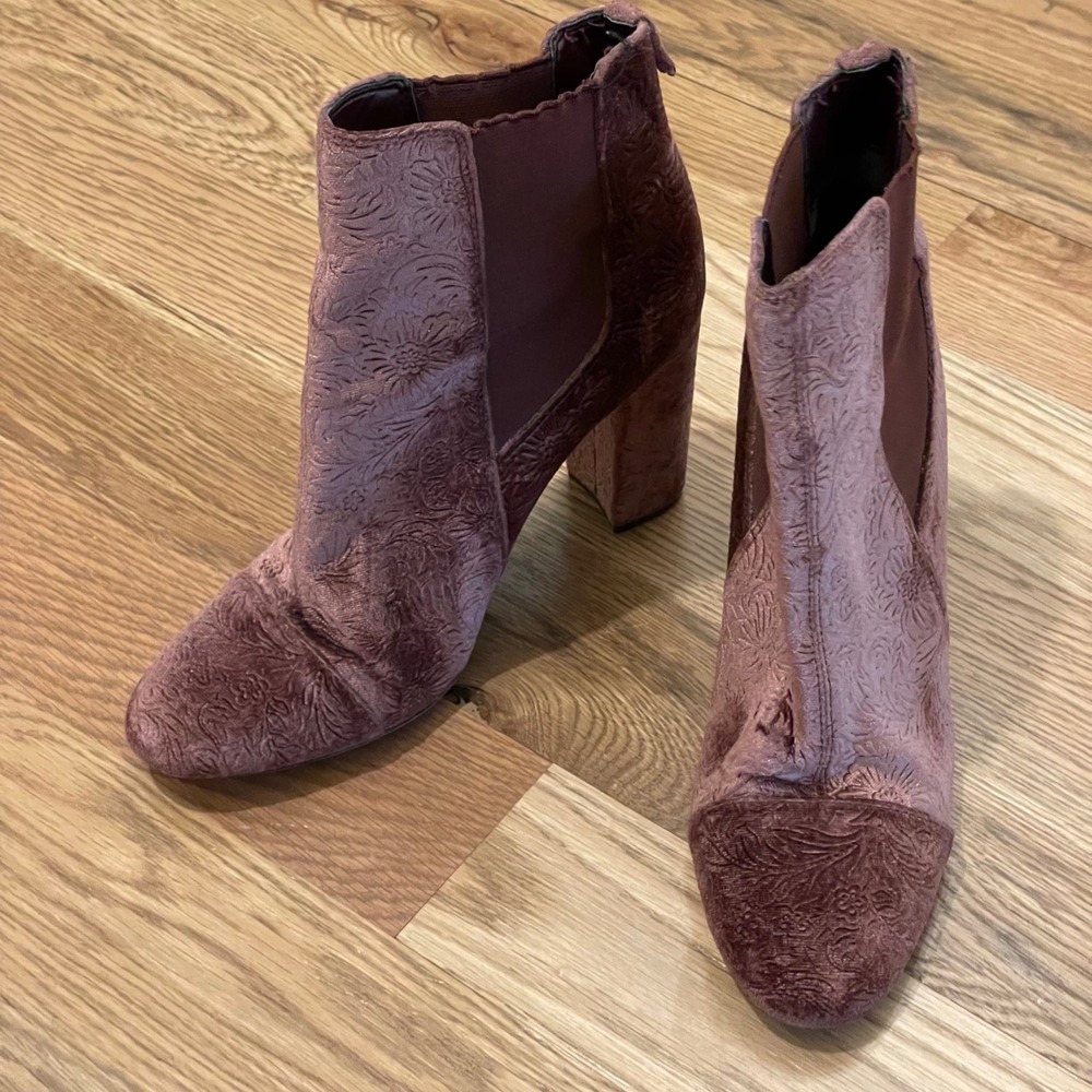 Sam Edelman Mauve Embossed Velvet Ankle Booties